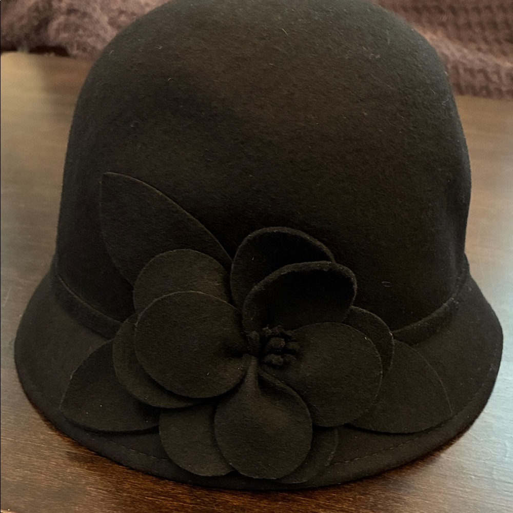 Chic Black Wool Felt Cloche Hat with Flower